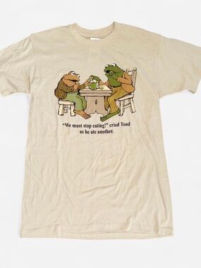 Vintage-Style Beige Frog Graphic T-Shirt - Pets Reptile whimsical book lover